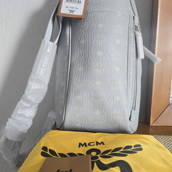 MCM NWT Visetos monogram sling Backpack - Picture 3 of 14